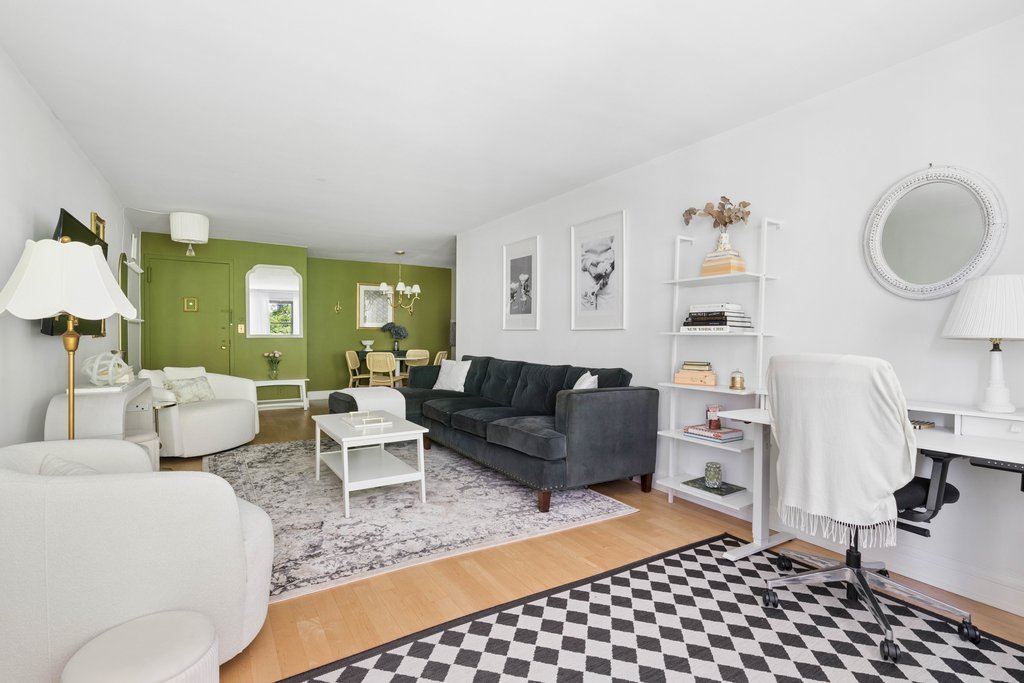 85 Eighth Avenue, Unit 3F photo 3