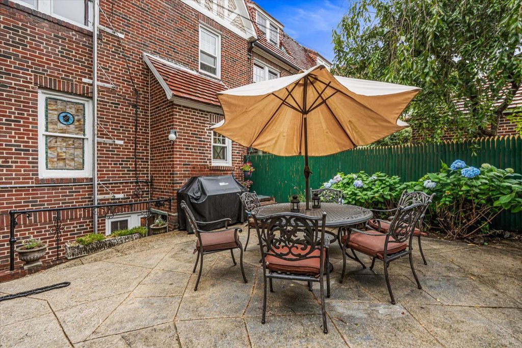 102-02 Ascan Avenue – For Sale photo 33