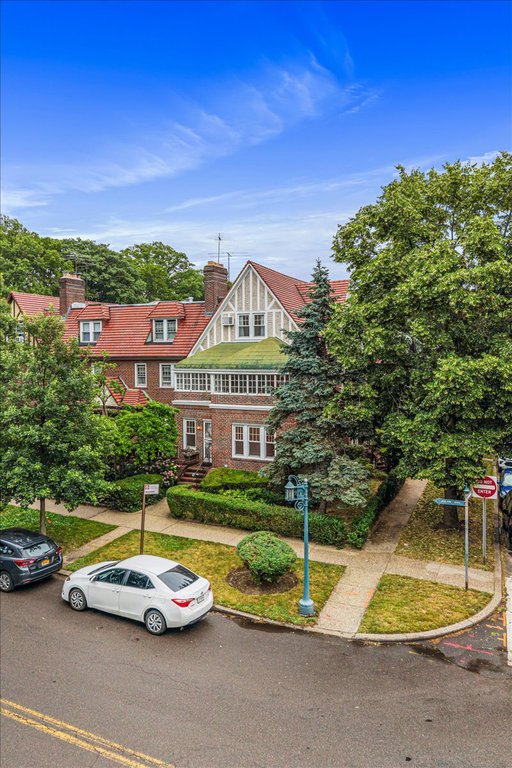102-02 Ascan Avenue – For Sale photo 37
