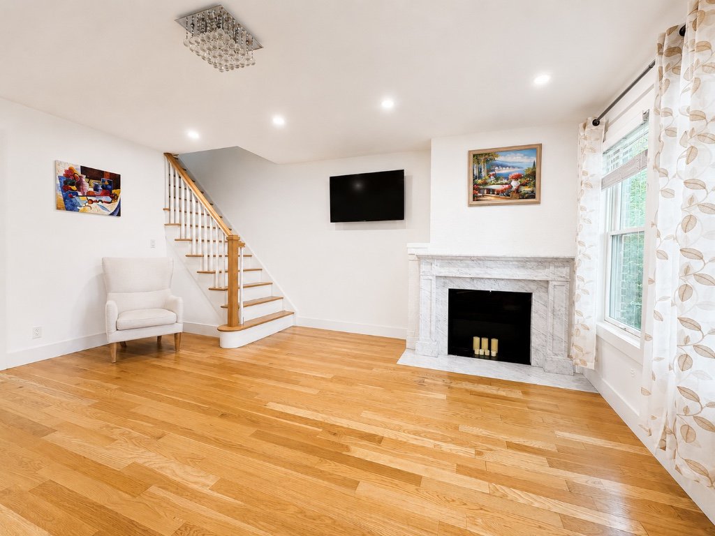 6766 Exeter Street – For Sale photo 3