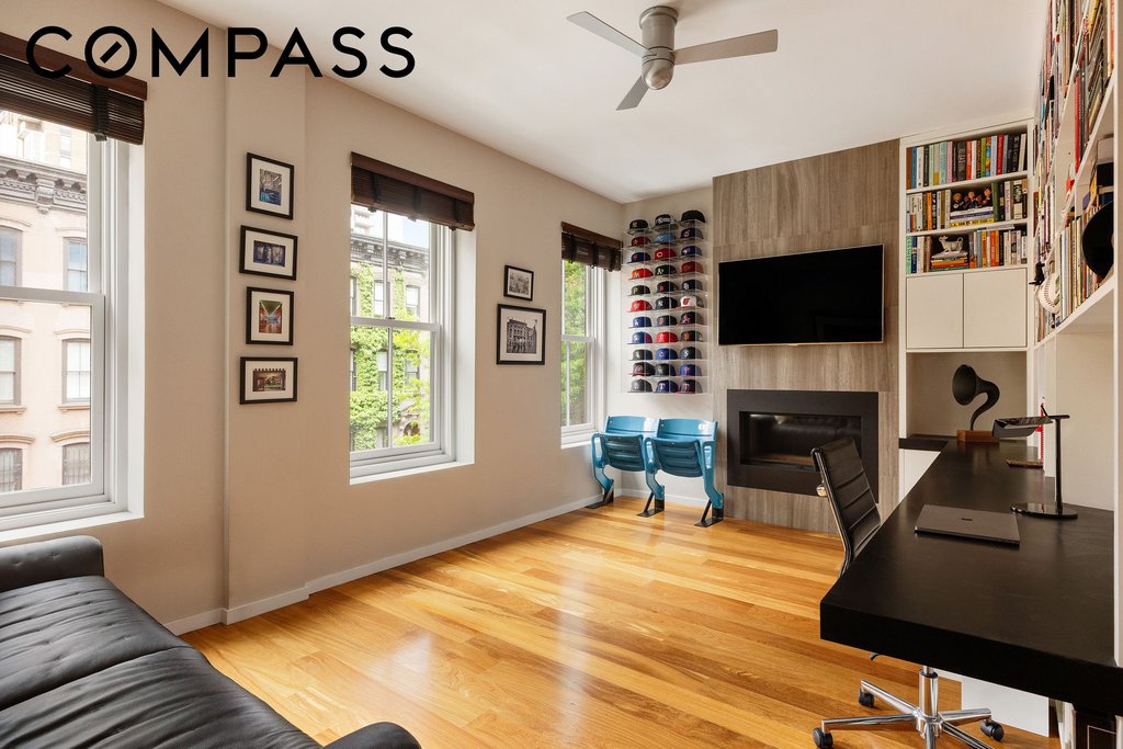 445 West 44th Street – For Sale photo 16