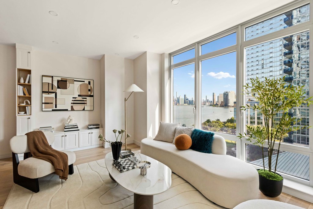 2 Northside Piers, Unit 7J