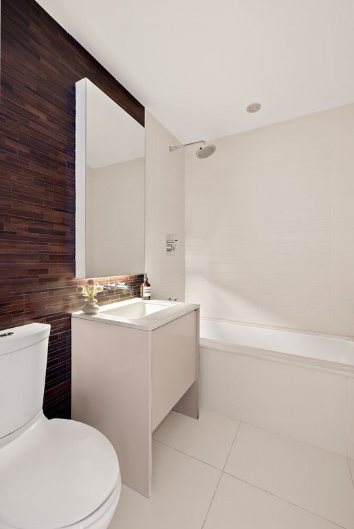 2 Northside Piers, Unit 7J photo 14