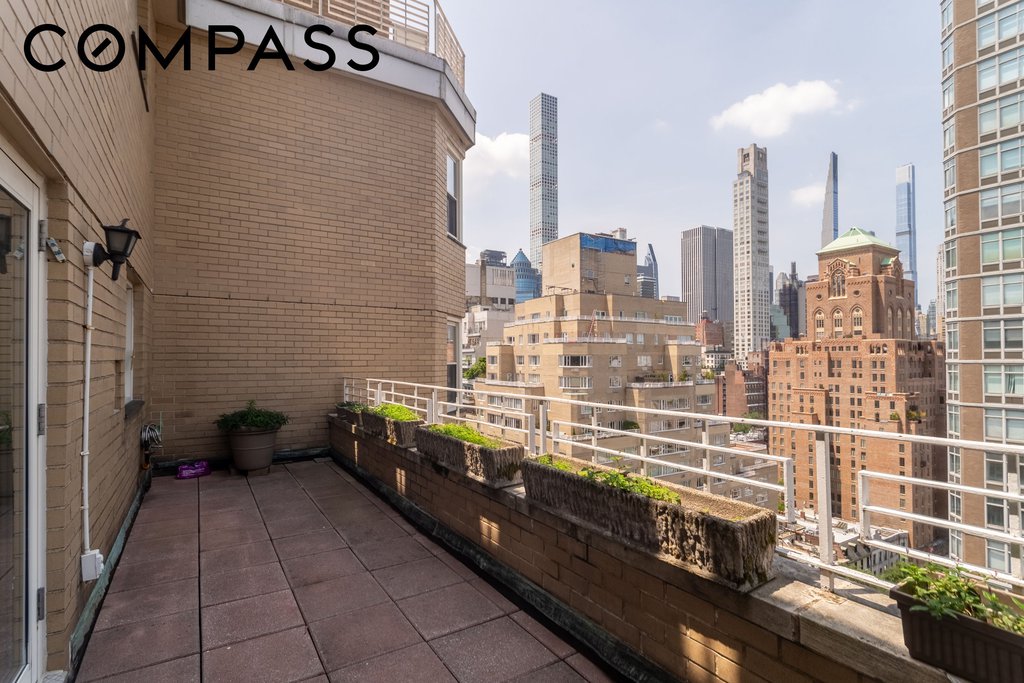205 East 63rd Street, Unit 19G photo 3