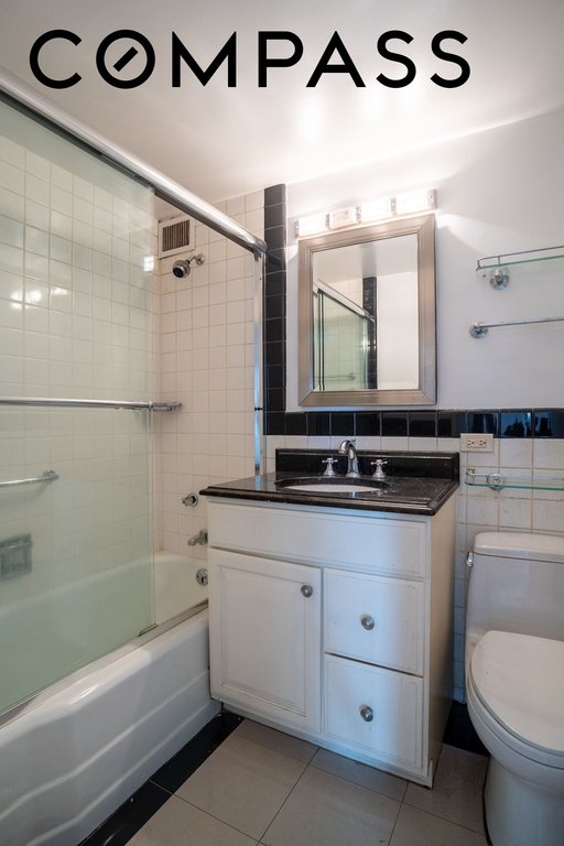 205 East 63rd Street, Unit 19G photo 17