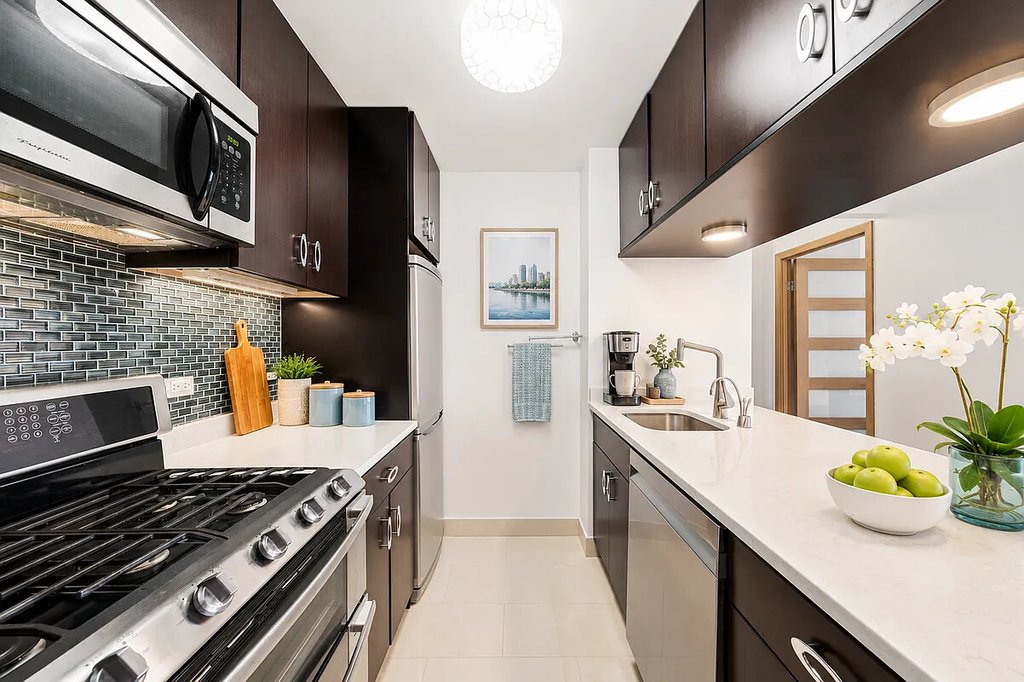 200 Rector Place, Unit 35N photo 5