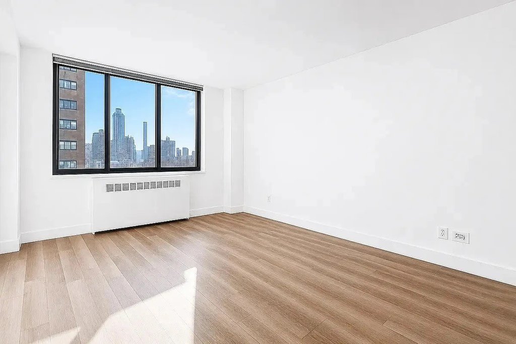 1735 York Avenue, Unit 18E photo 4