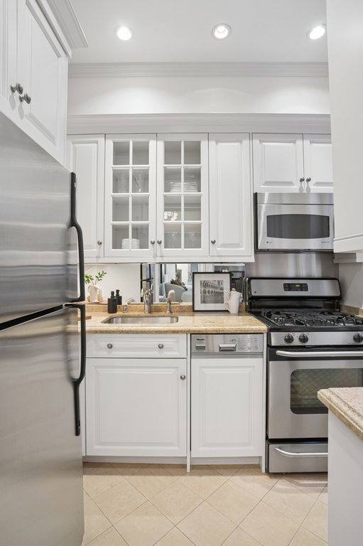 180 West 58th Street, Unit 3C photo 4
