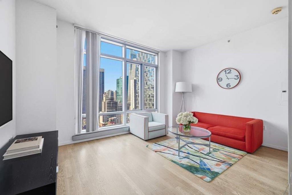 18 West 48th Street, Unit 31D
