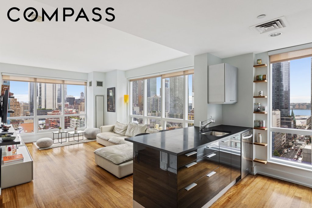 350 West 42nd Street, Unit 20L photo 2