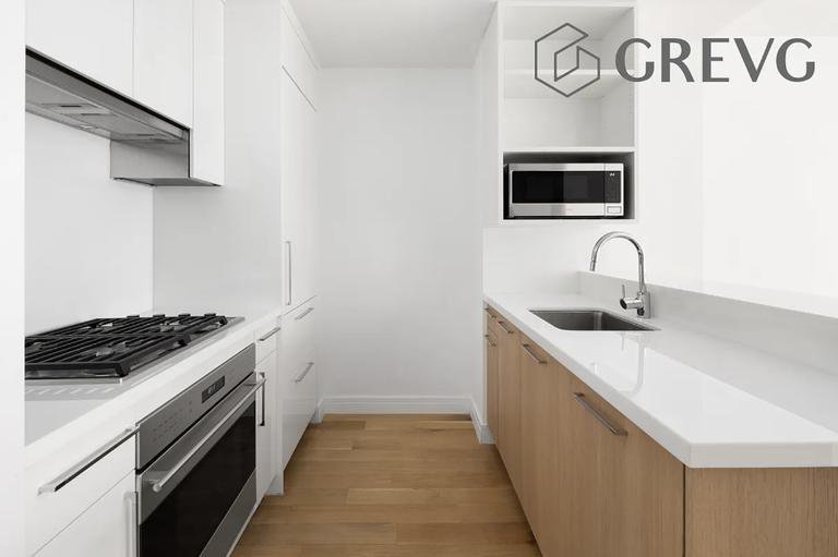 230 East 20th Street, Unit 52 photo 3