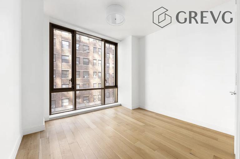 230 East 20th Street, Unit 52 photo 4