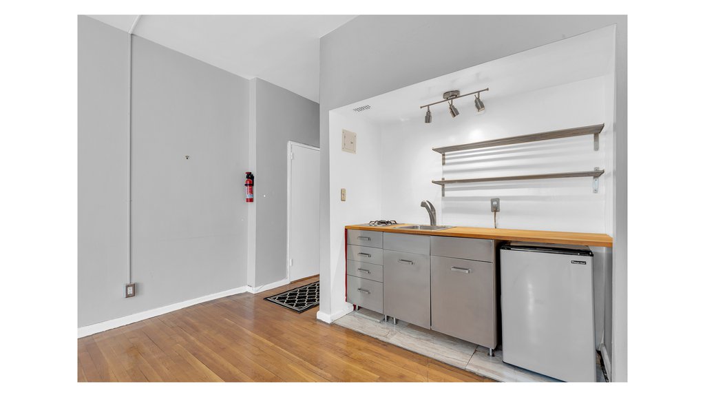 649 Second Avenue, Unit 6G photo 5