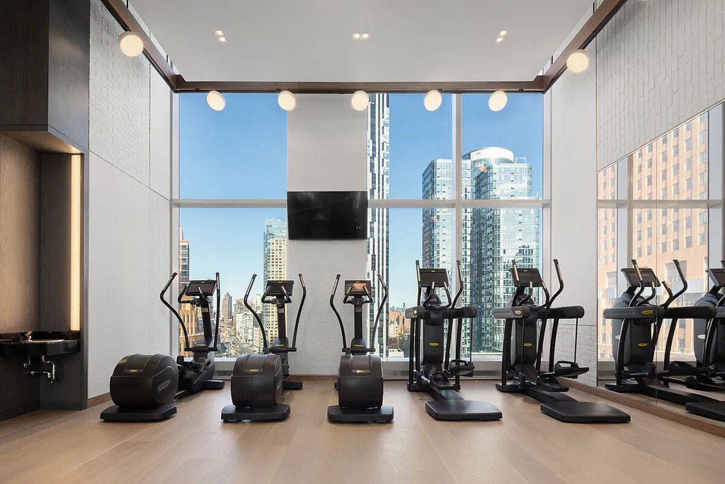 1 City Point, Unit 26D photo 12