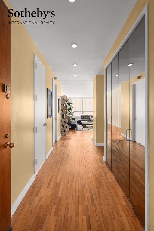 15 West 53rd Street, Unit 15E photo 3