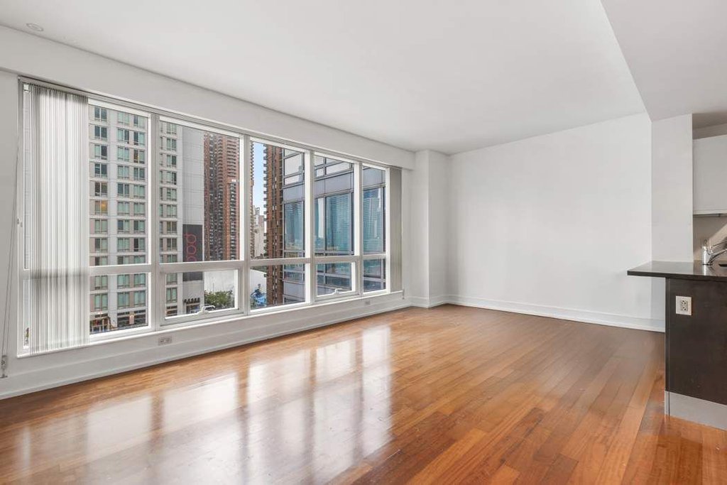 350 West 42nd Street, Unit 10M photo 2