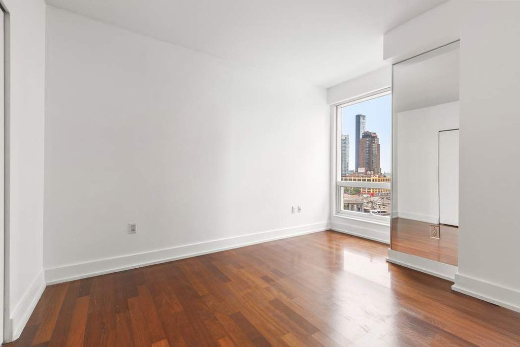 350 West 42nd Street, Unit 10M photo 4