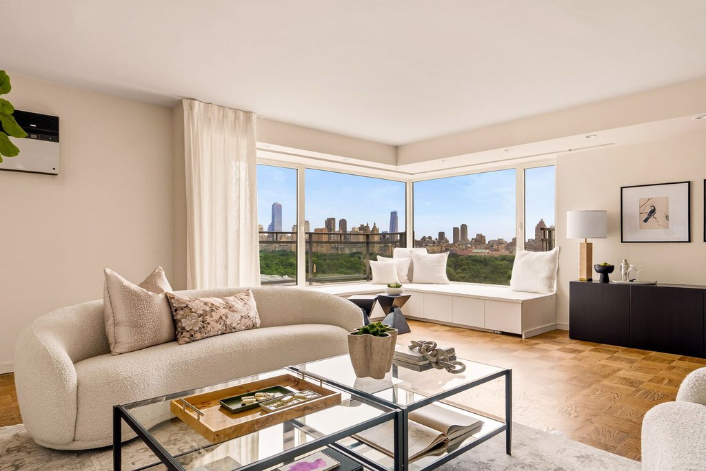 1050 Fifth Avenue, Unit PHA