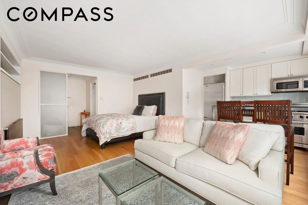 200 East 66th Street, Unit A404 photo 2