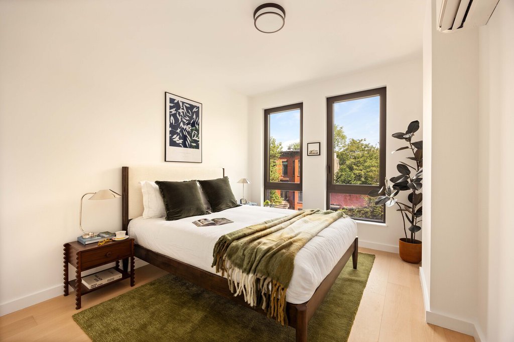 194 Bainbridge Street, Unit 209 photo 4