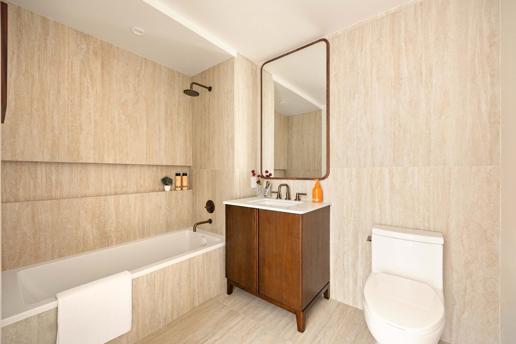 194 Bainbridge Street, Unit 209 photo 5