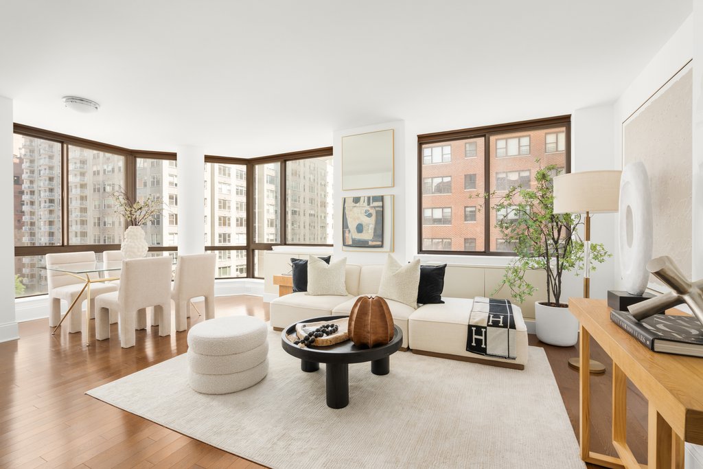 300 East 64th Street, Unit 9A photo 2
