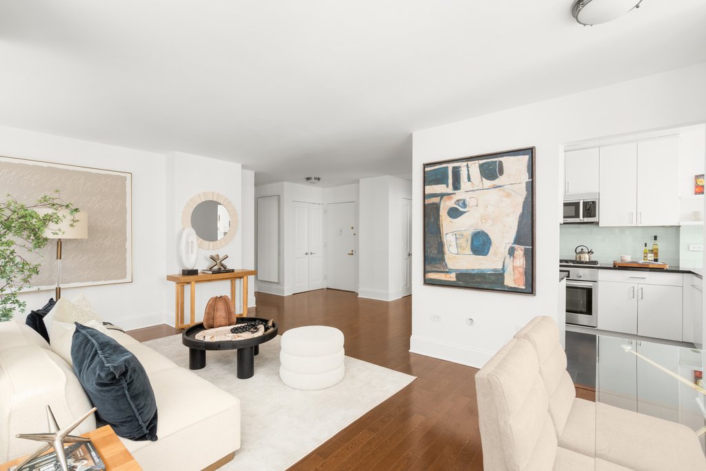 300 East 64th Street, Unit 9A photo 4
