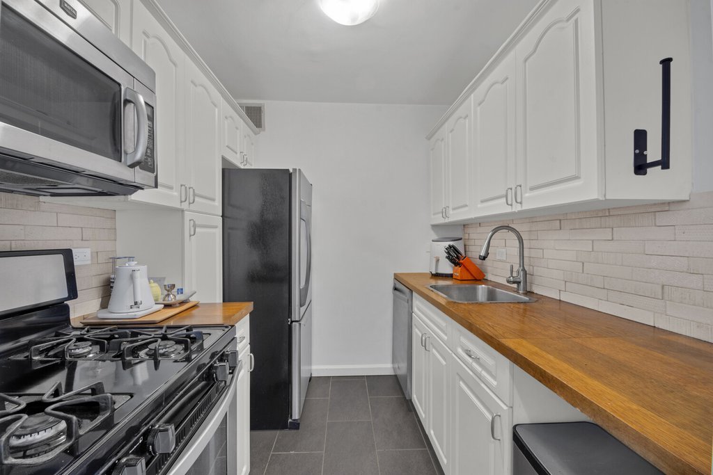 205 Third Avenue, Unit 7G photo 5