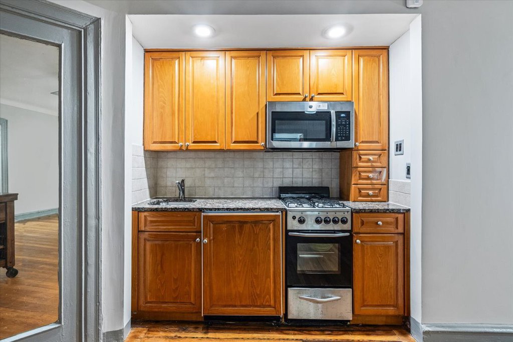150 Burns Street, Unit 2G photo 7