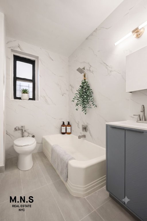 155-01 90th Avenue, Unit 6J photo 9