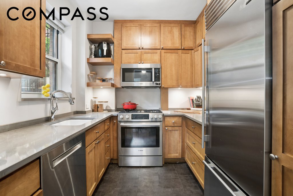440 East 56th Street, Unit 1B photo 6