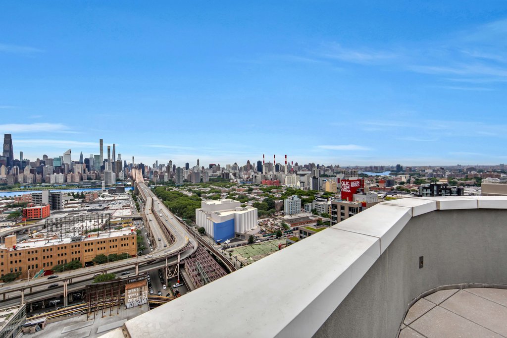 42-02 Crescent Street, Unit 12C photo 4