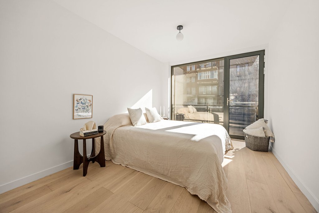 175 Huron Street, Unit 4 photo 8