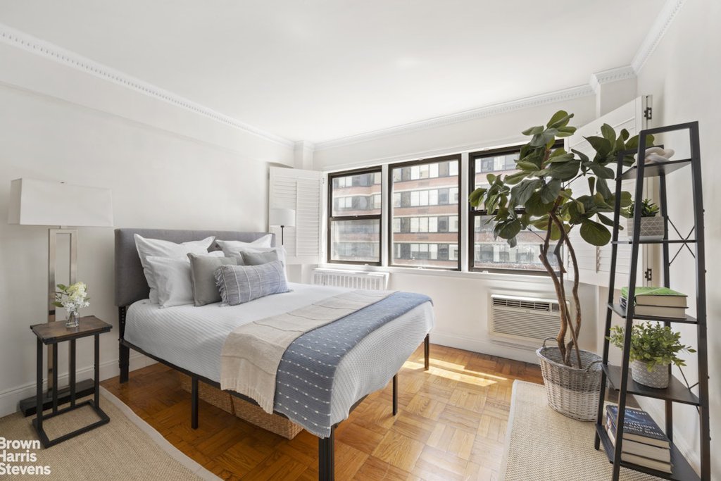 333 East 75th Street, Unit 8D photo 2