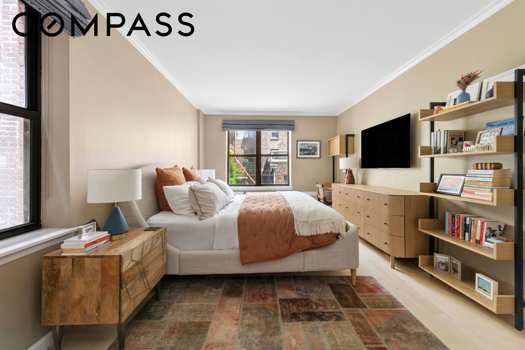 313 West 22nd Street, Unit 2A photo 4