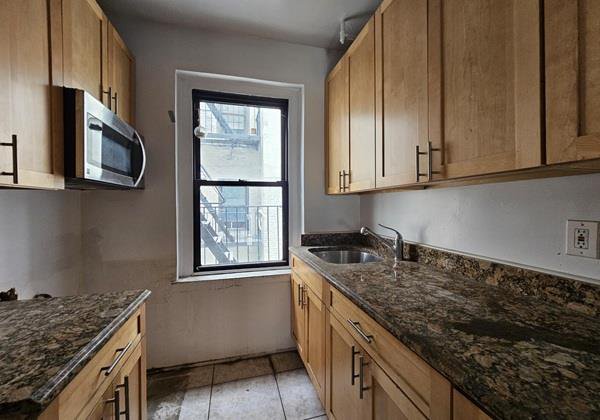 21-27 33rd Street, Unit 3A photo 2