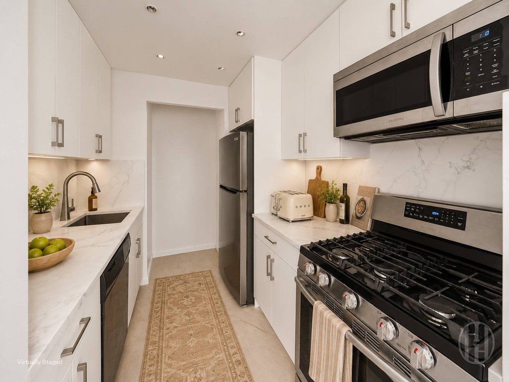 40 East 94th Street, Unit 4K photo 2