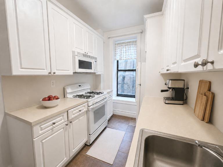 515 West 122nd Street, Unit 4 photo 2