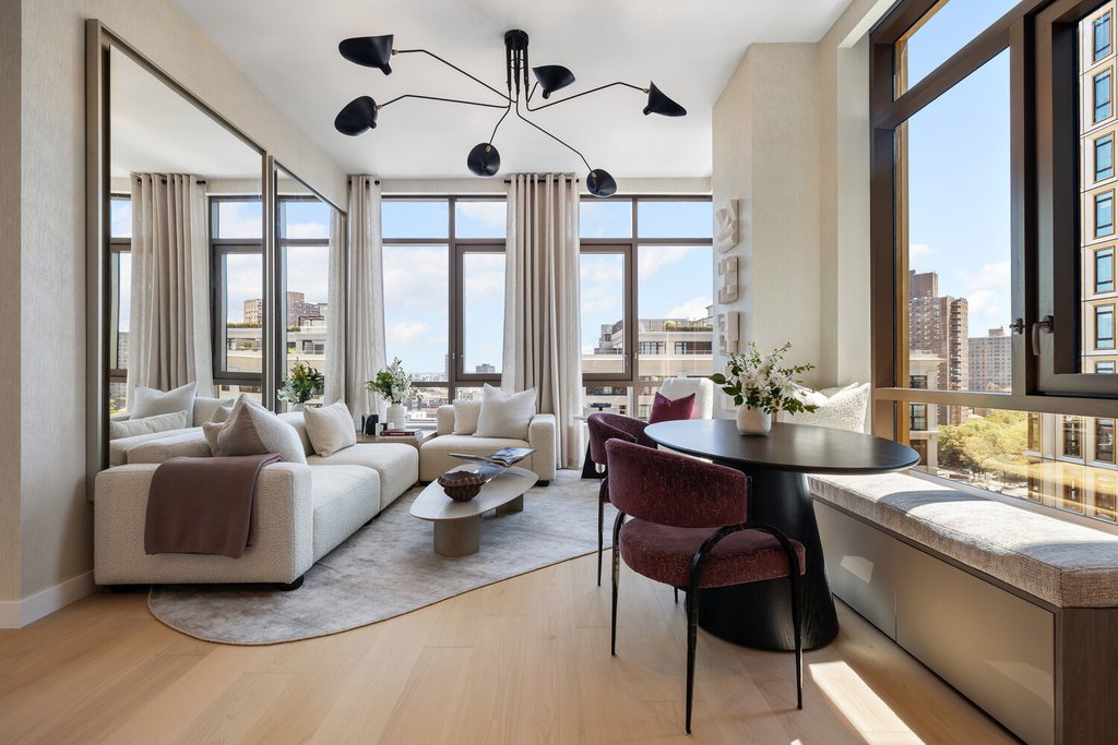 480 Kent Avenue, Unit 21E