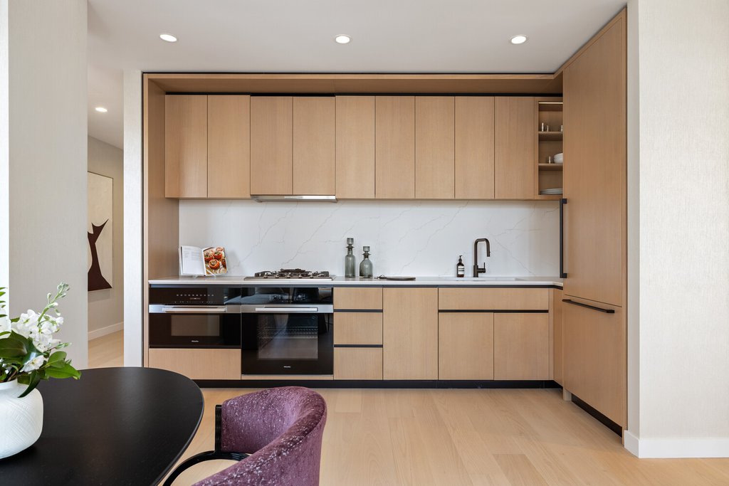 480 Kent Avenue, Unit 21E photo 2