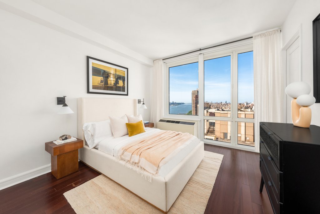 80 Riverside Boulevard, Unit 37A photo 8