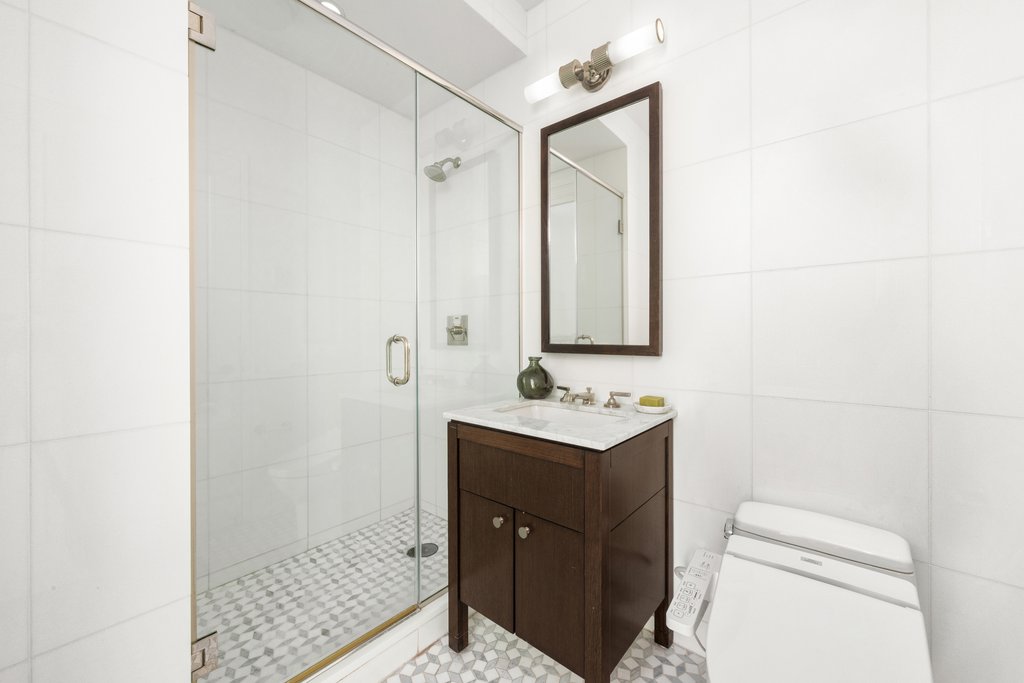 80 Riverside Boulevard, Unit 37A photo 9