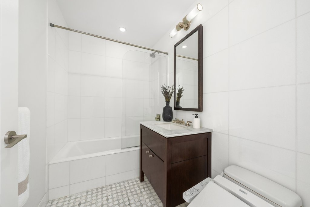 80 Riverside Boulevard, Unit 37A photo 11
