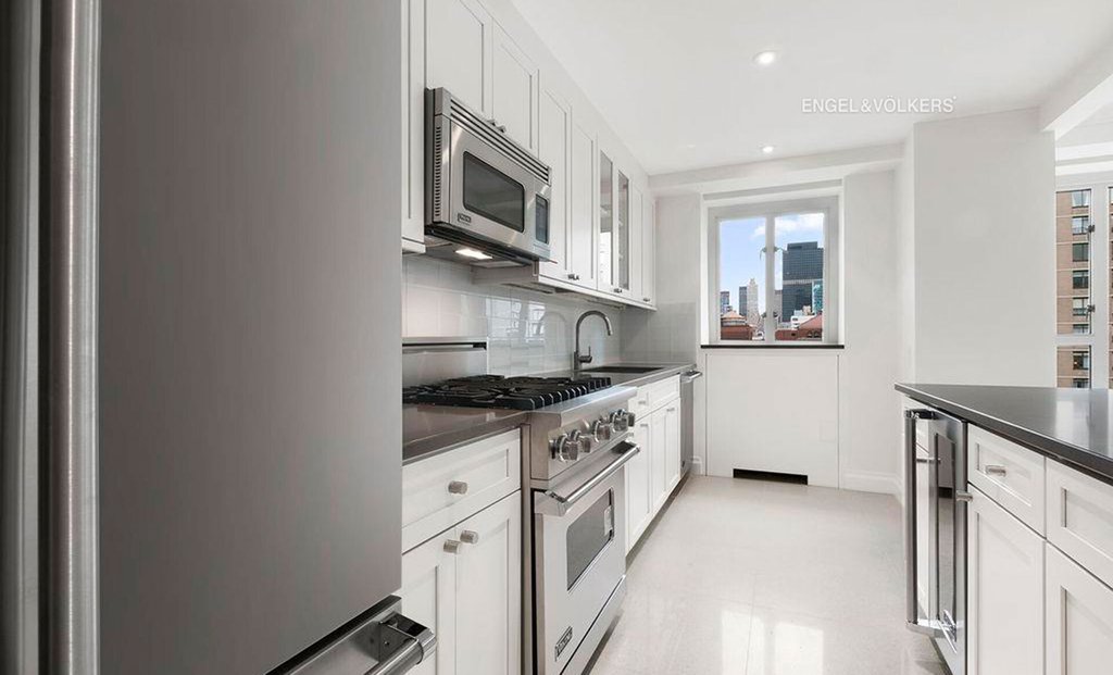 200 East 66th Street, Unit C1605 photo 5