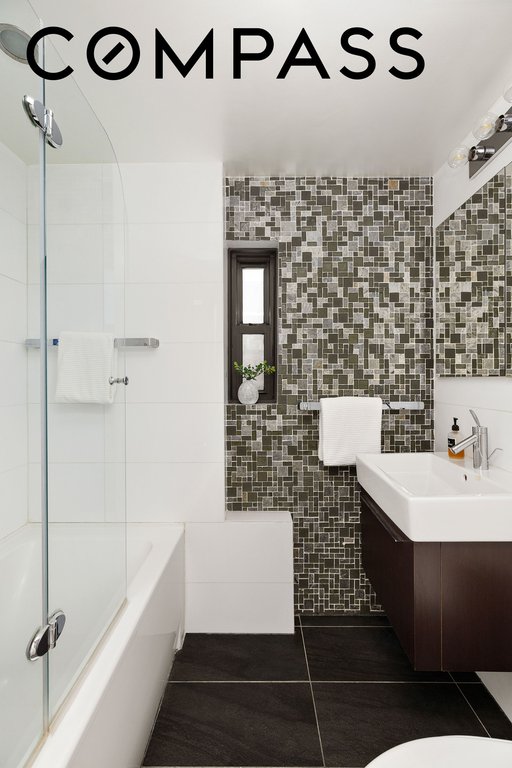 250 West 16th Street, Unit 3G photo 12