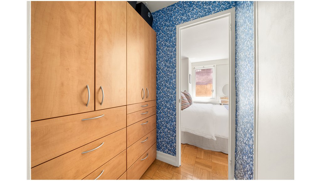 201 East 25th Street, Unit 6K photo 3
