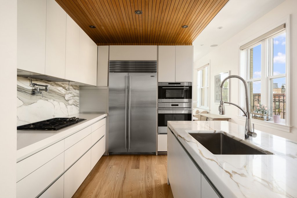 582 2nd Street, Unit 4