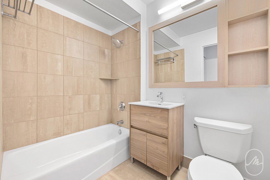 561 Tenth Avenue, Unit 44G photo 8