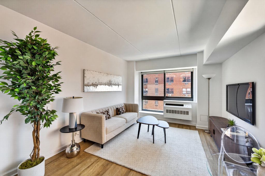 535 West 52nd Street, Unit 6B photo 3