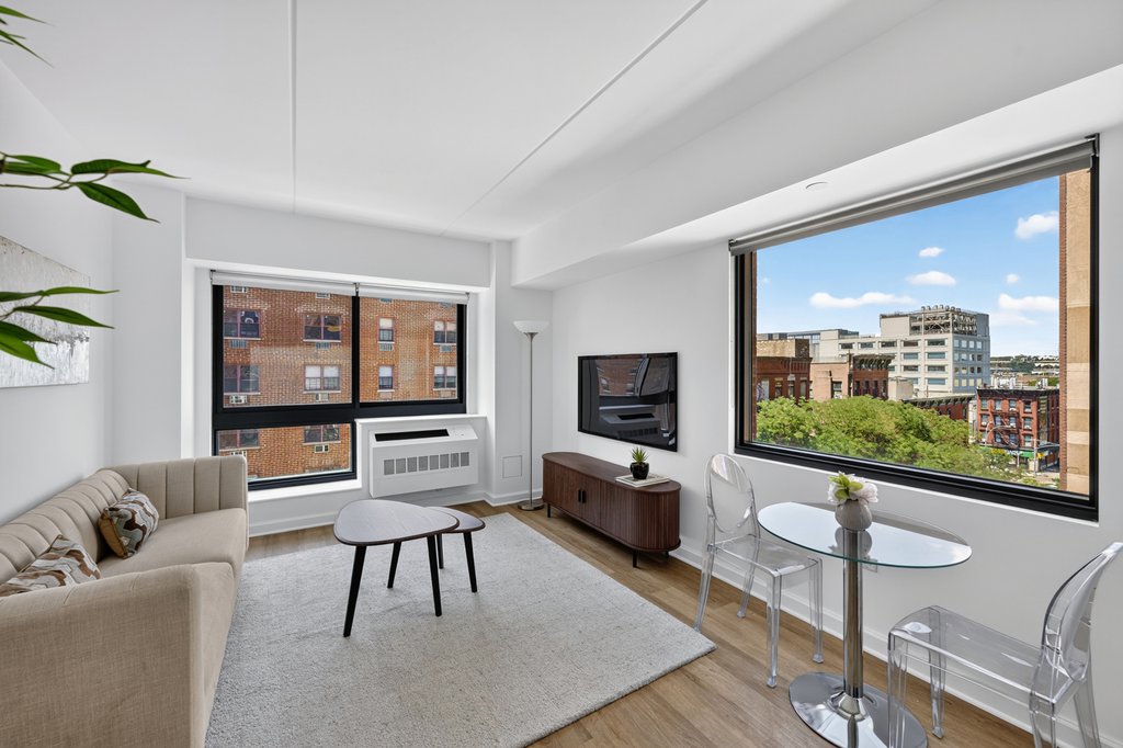 535 West 52nd Street, Unit 6B photo 4